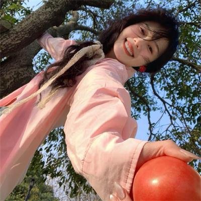 艳丽娇娃 封面